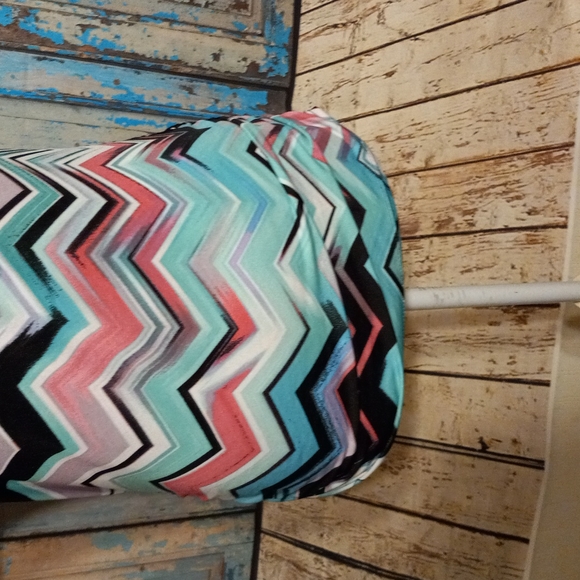 Free kisses lace back blouse - Picture 3 of 5